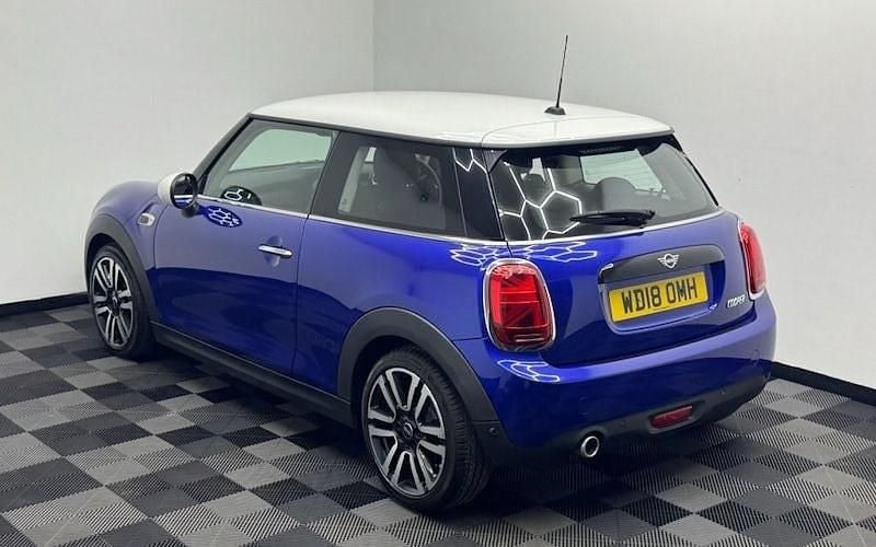 Used Mini Cooper Hatch 136 HP (100 kW) 2018 Blue Hatchback