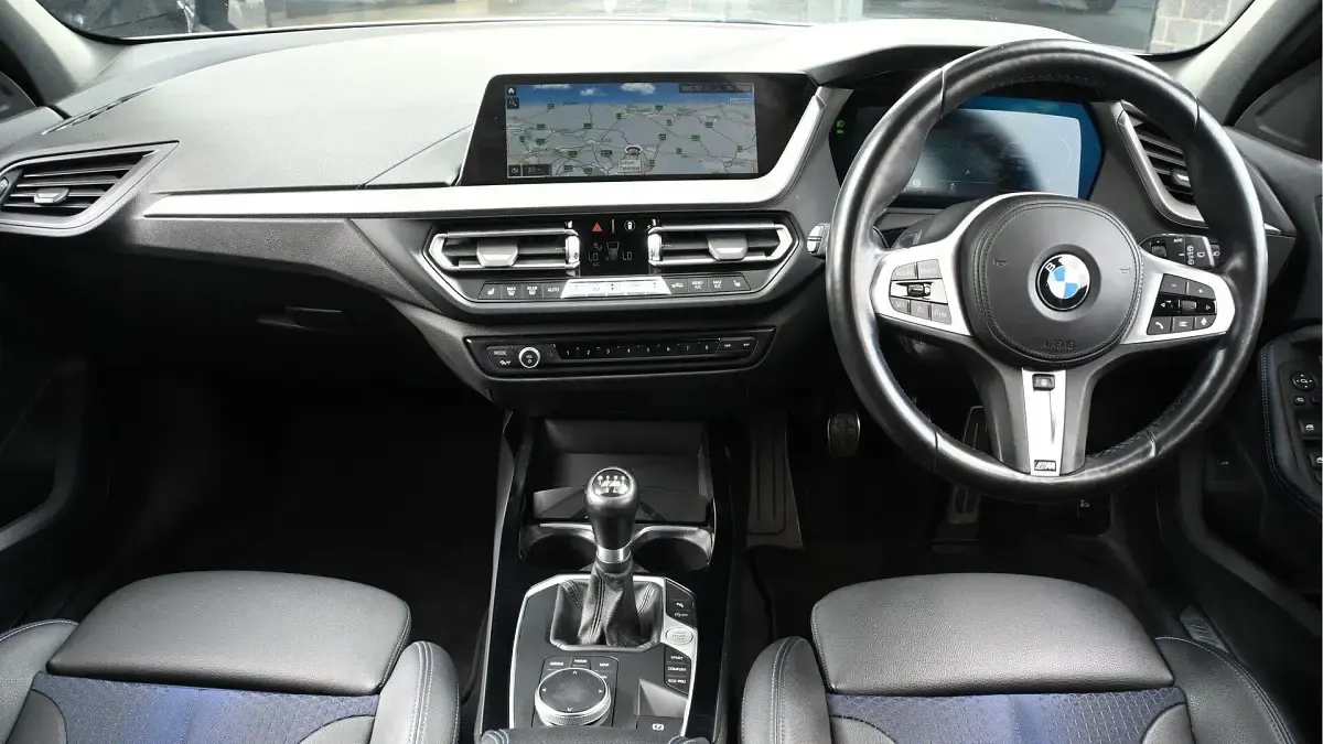 Used BMW 118 M Sport 134 HP (98 kW) 2022 White Hatchback