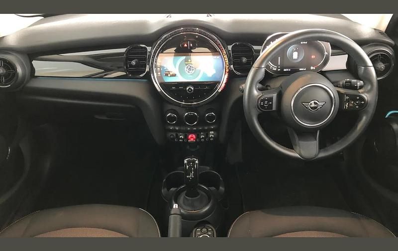 Used Mini Cooper Classic 134 HP (98 kW) 2023 Silver Hatchback