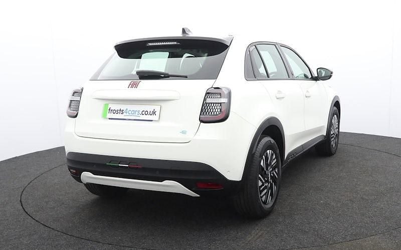 Used Fiat 600E Red 114 kW (156 HP) 2024 Hatchback