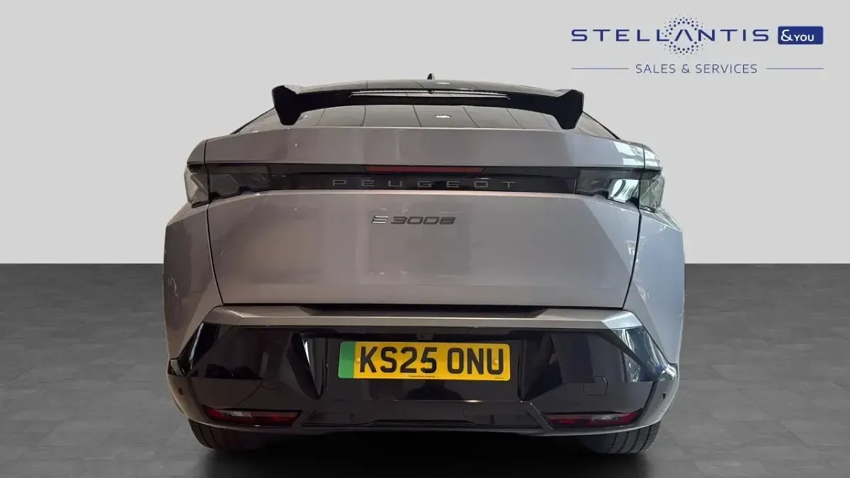 Used Peugeot e-3008 GT 152 kW (207 HP) 2025 Grey SUV