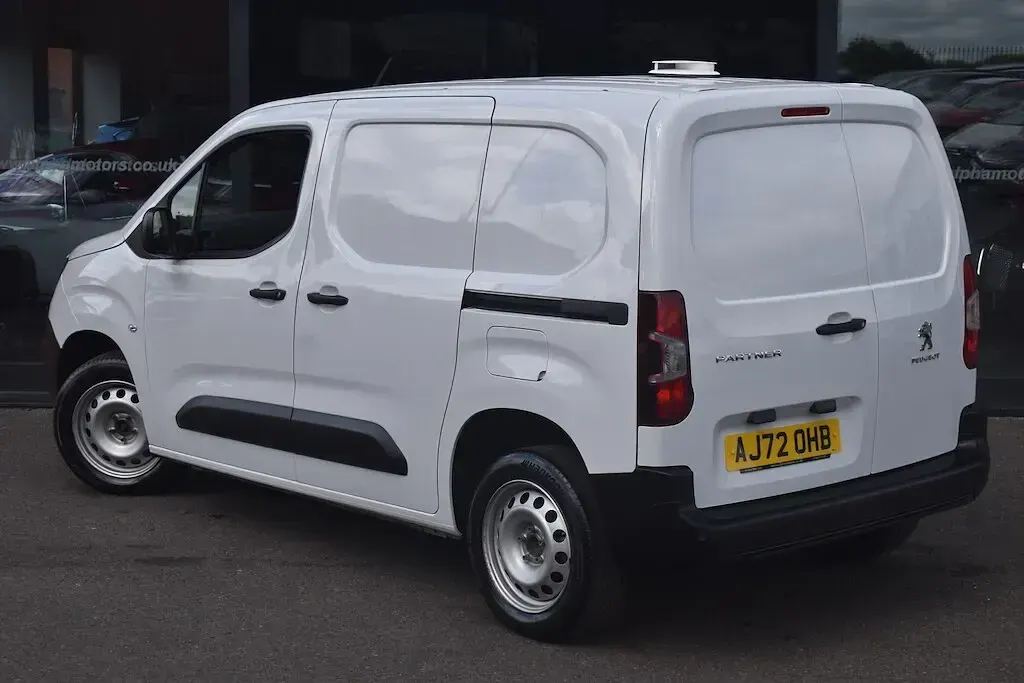 Used Peugeot Partner Premium 131 HP (96 kW) 2023 White MPV