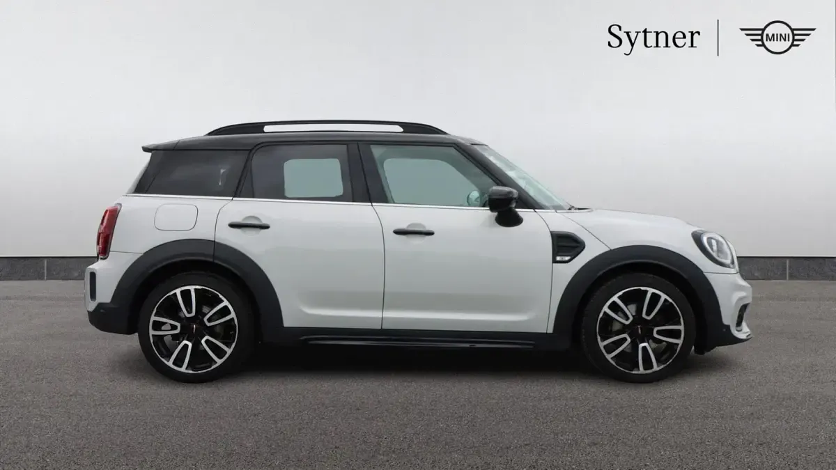 Usado Mini Cooper Countryman Sport 134 HP (98 kW) 2022 Prateado SUV