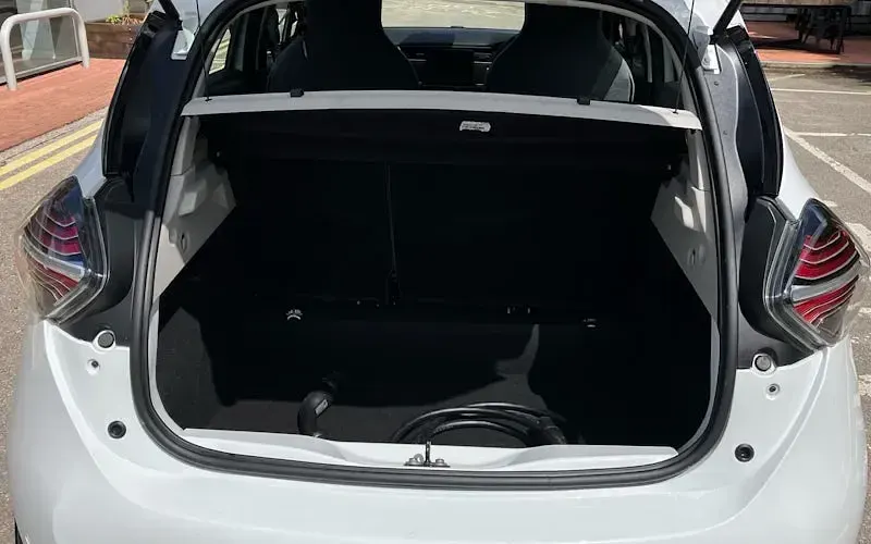 Used Renault Zoe Iconic 80 kW (109 HP) 2020 White Hatchback