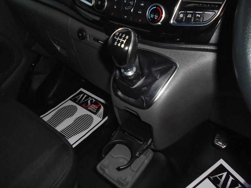 Used Ford Transit Custom Limited 130 HP (95 kW) 2022 White Van