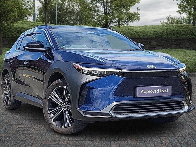 Blue Used 2023 Toyota C-HR Design SUV | £28,485 - Image 1/4