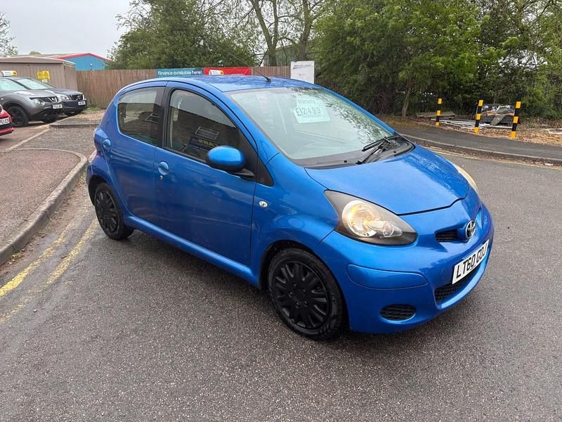 Used Toyota Aygo 68 HP (50 kW) 2010 Blue Hatchback