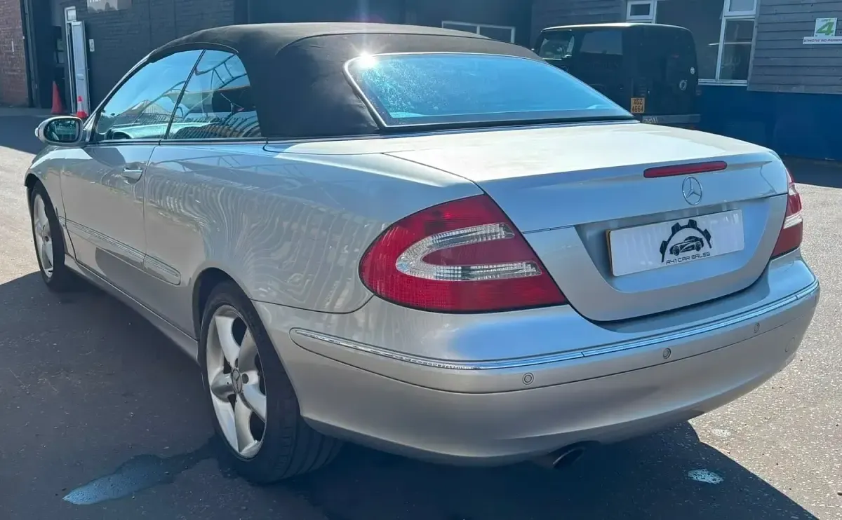 Used Mercedes CLK200 Avantgarde 2003 Silver Cabriolet