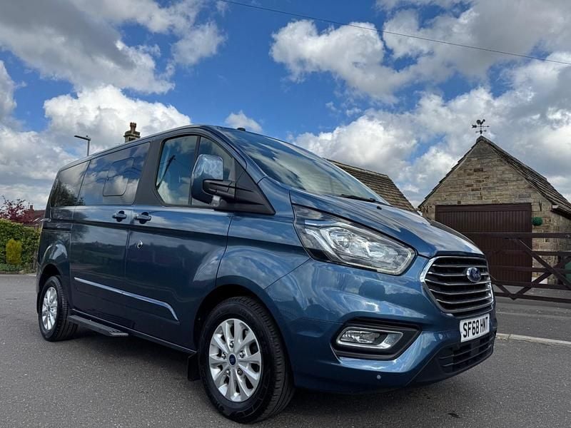 Usado Ford Tourneo Titanium 2018 Azul Monovolume