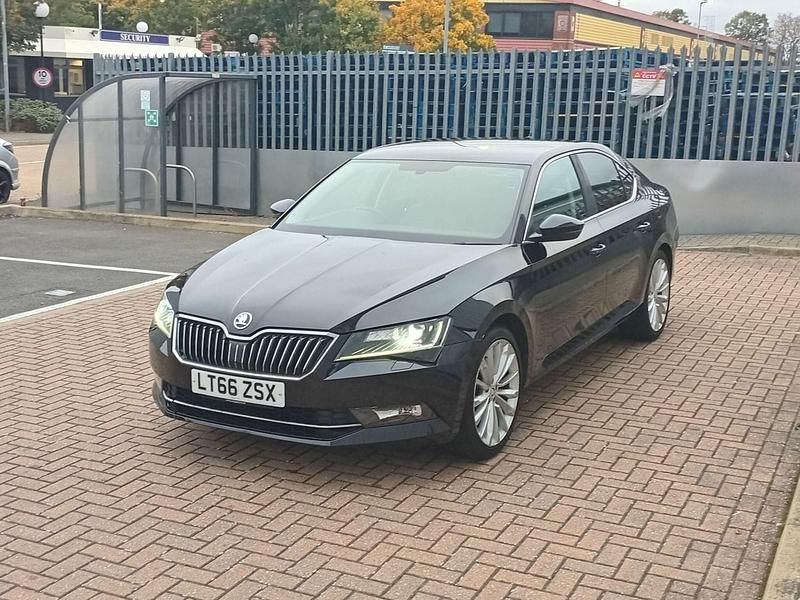 Used Skoda Superb SE L Executive 220 HP (161 kW) 2016 Black Hatchback