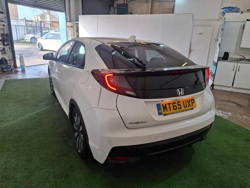 Used Honda Civic SE Plus 2015 White Hatchback