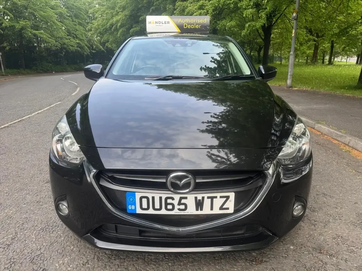 Begagnad Mazda 2 2015 Svart Halvkombi