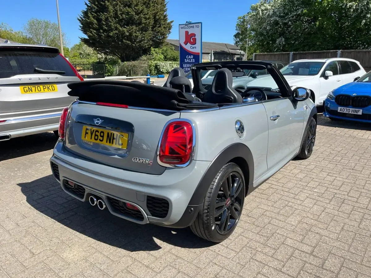 Usado Mini Cooper S Cabriolet Sport 2019 Gris Descapotable