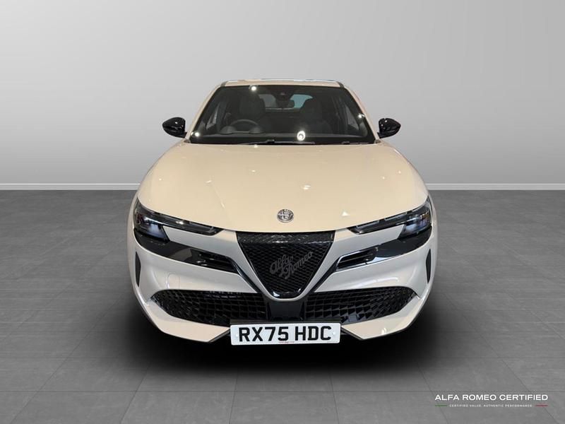 New Alfa Romeo Junior 134 HP (98 kW) 2026 Brown SUV