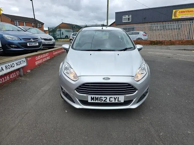 Used Ford Fiesta Zetec 2013 Silver Hatchback