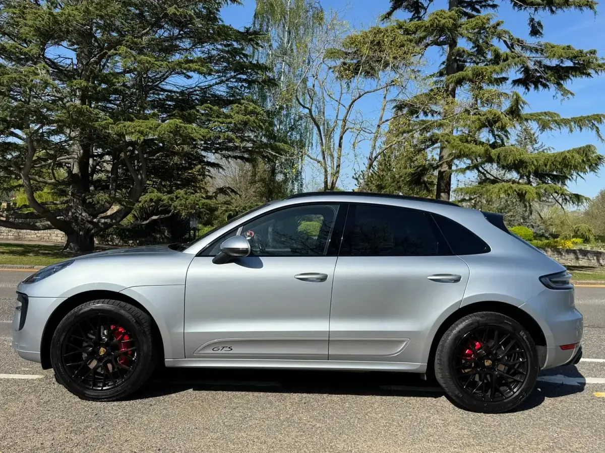 Used Porsche Macan 380 HP (279 kW) 2021 Silver SUV