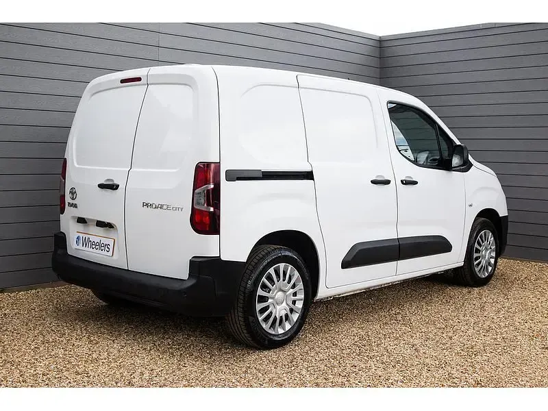 Used Toyota Proace 120 HP (88 kW) 2021 White MPV
