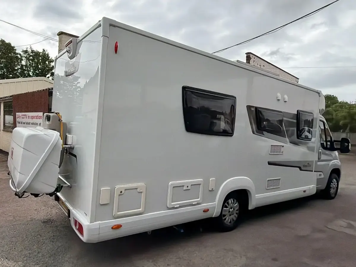 Used Peugeot Boxer 165 HP (121 kW) 2021 White Van