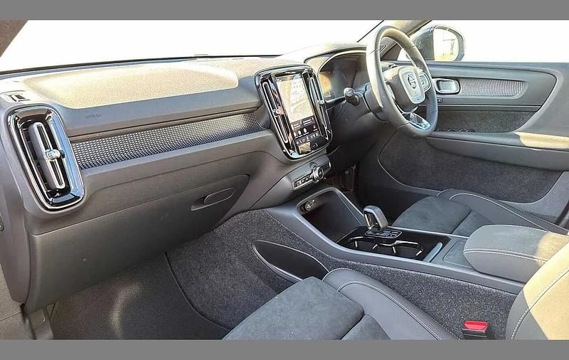 Used Volvo EC40 Ultra 182 kW (248 HP) 2026 White SUV