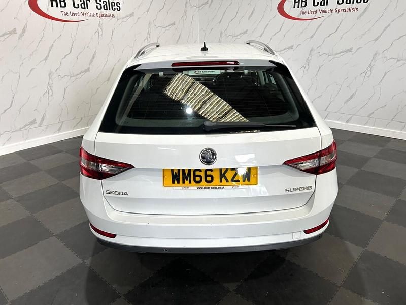 Used Skoda Superb SE 120 HP (88 kW) 2017 White Estate