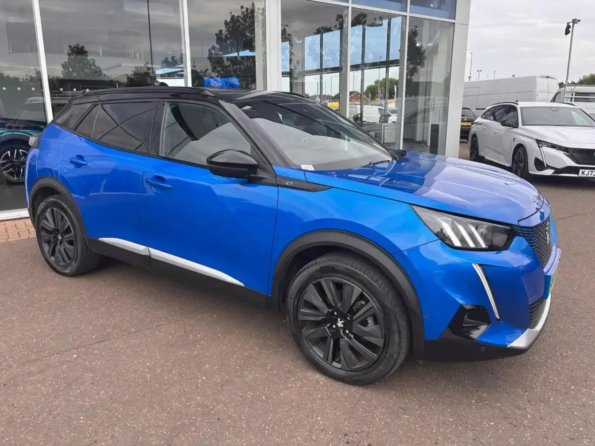 Used Peugeot e-2008 Premium 98 kW (134 HP) 2022 Blue SUV