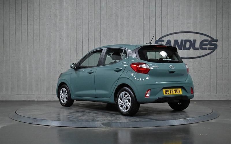 Used Hyundai i10 SE 67 HP (49 kW) 2022 Green Hatchback