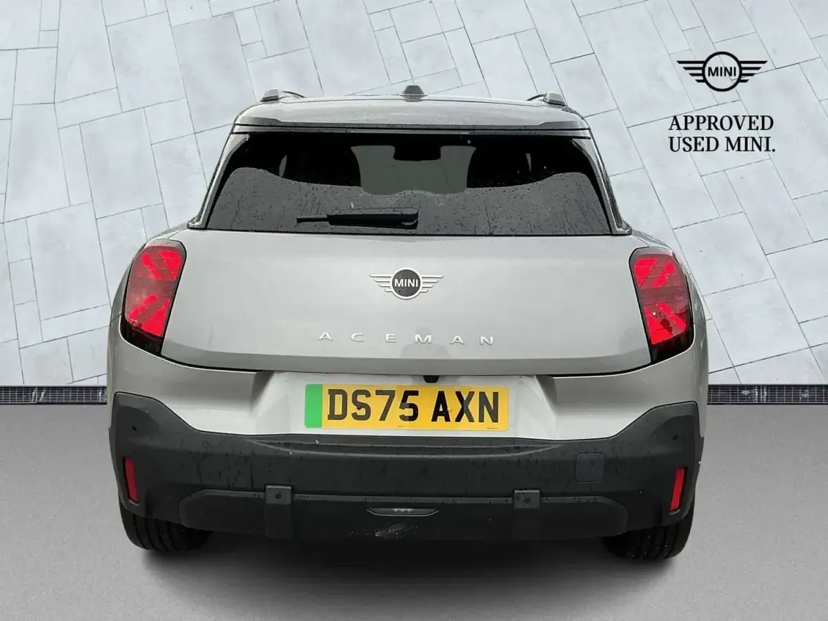 New Mini Aceman Classic 135 kW (184 HP) 2026 Silver SUV