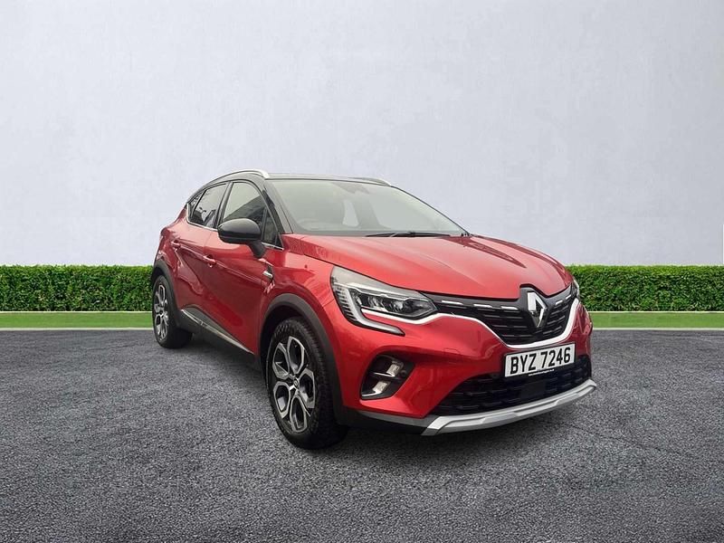 Used Renault Captur Techno 145 HP (106 kW) 2022 Red/black SUV
