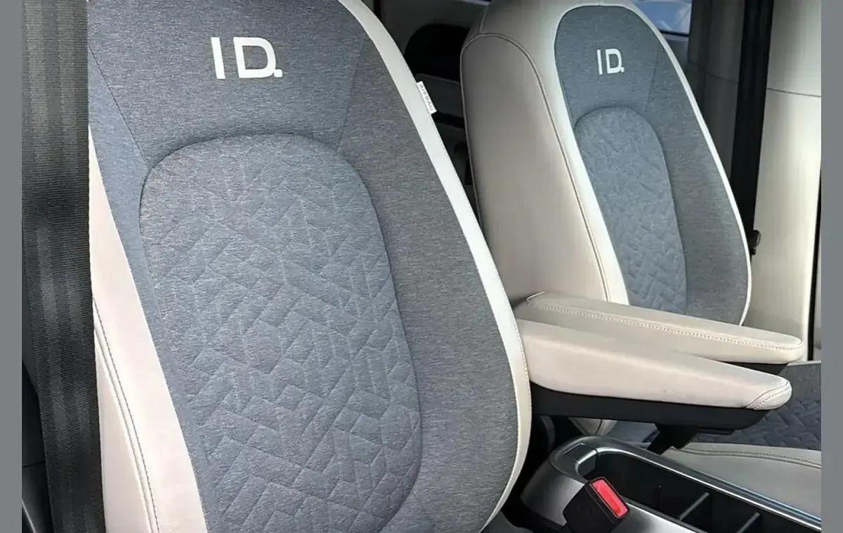 Usado VW ID. Buzz Pro 150 kW (204 HP) 2023 Branco Monovolume