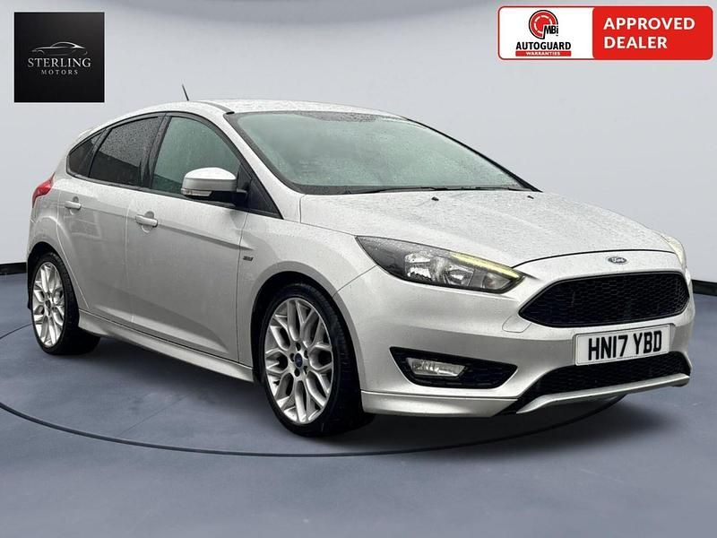Used Ford Focus ST-Line 120 HP (88 kW) 2017 Silver Hatchback