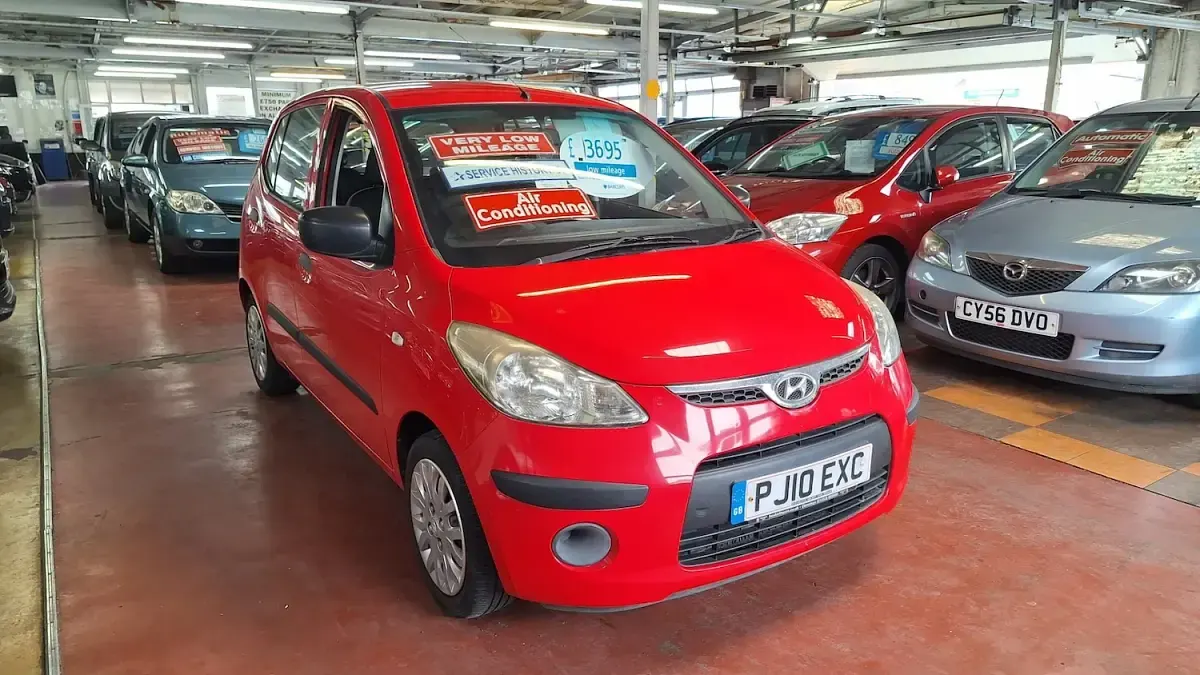 Used Hyundai i10 Classic 77 HP (56 kW) 2010 Red Hatchback