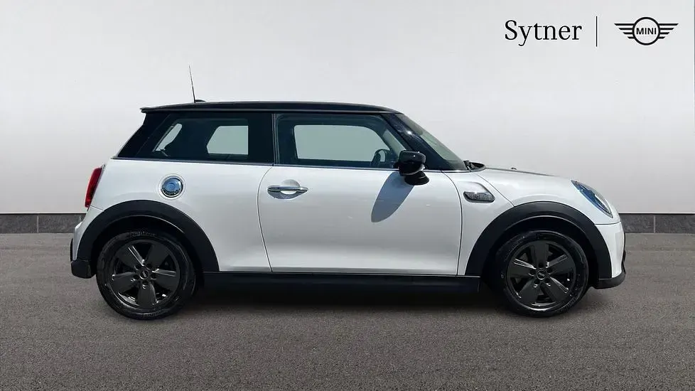 Used Mini Cooper S Classic 176 HP (129 kW) 2024 White Hatchback