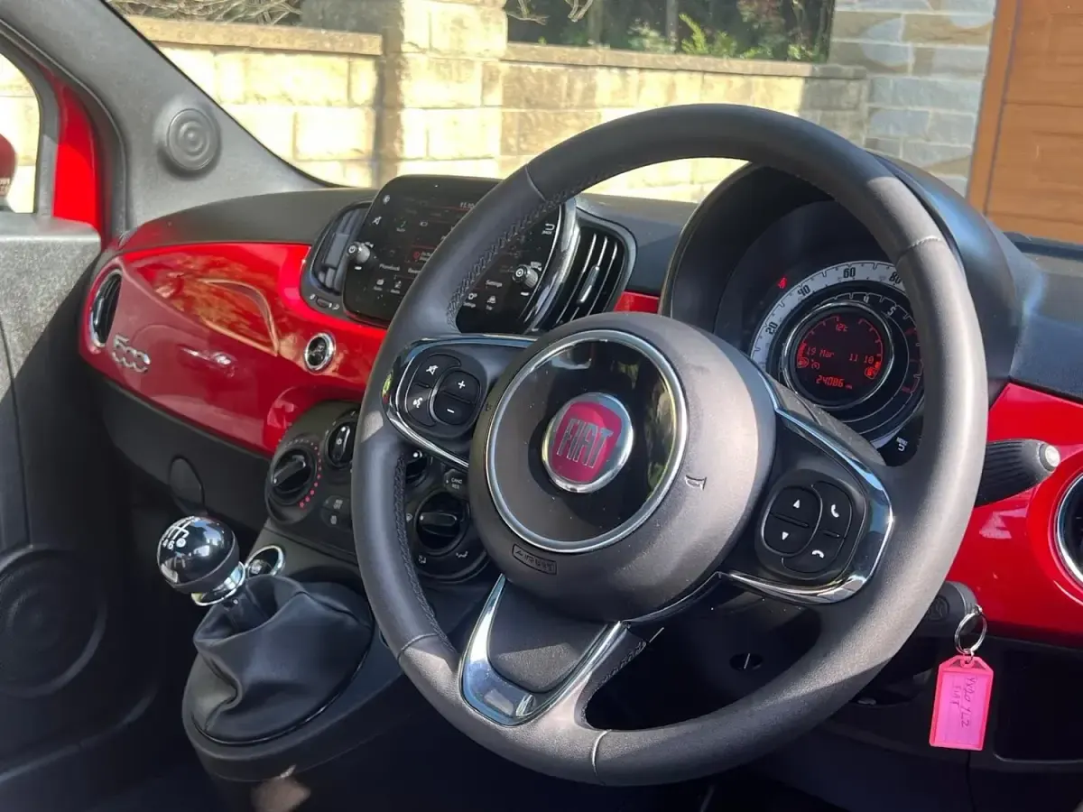 Usado Fiat 500 Lounge 70 HP (51 kW) 2020 Vermelho Citadino