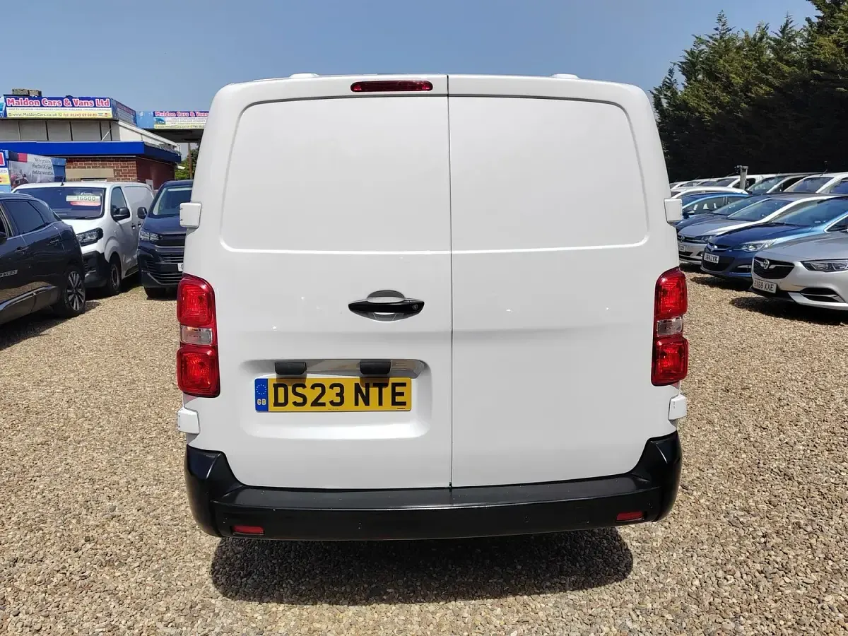 Used Vauxhall Vivaro S 100 HP (73 kW) 2023 White MPV