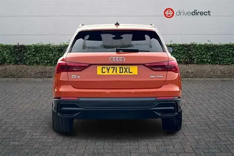 Usado Audi Q3 Black Edition 150 HP (110 kW) 2022 Laranja SUV