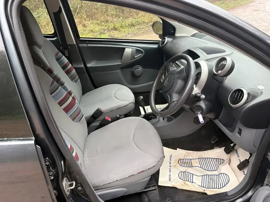 Used Citroën C1 VTR Sport 68 HP (50 kW) 2011 Grey Hatchback