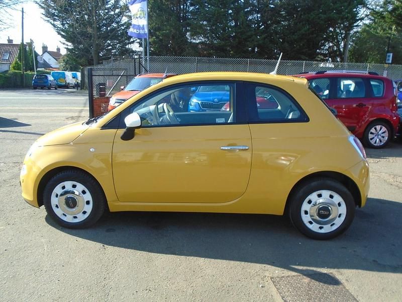 Used Fiat 500 69 HP (50 kW) 2014 Yellow Hatchback