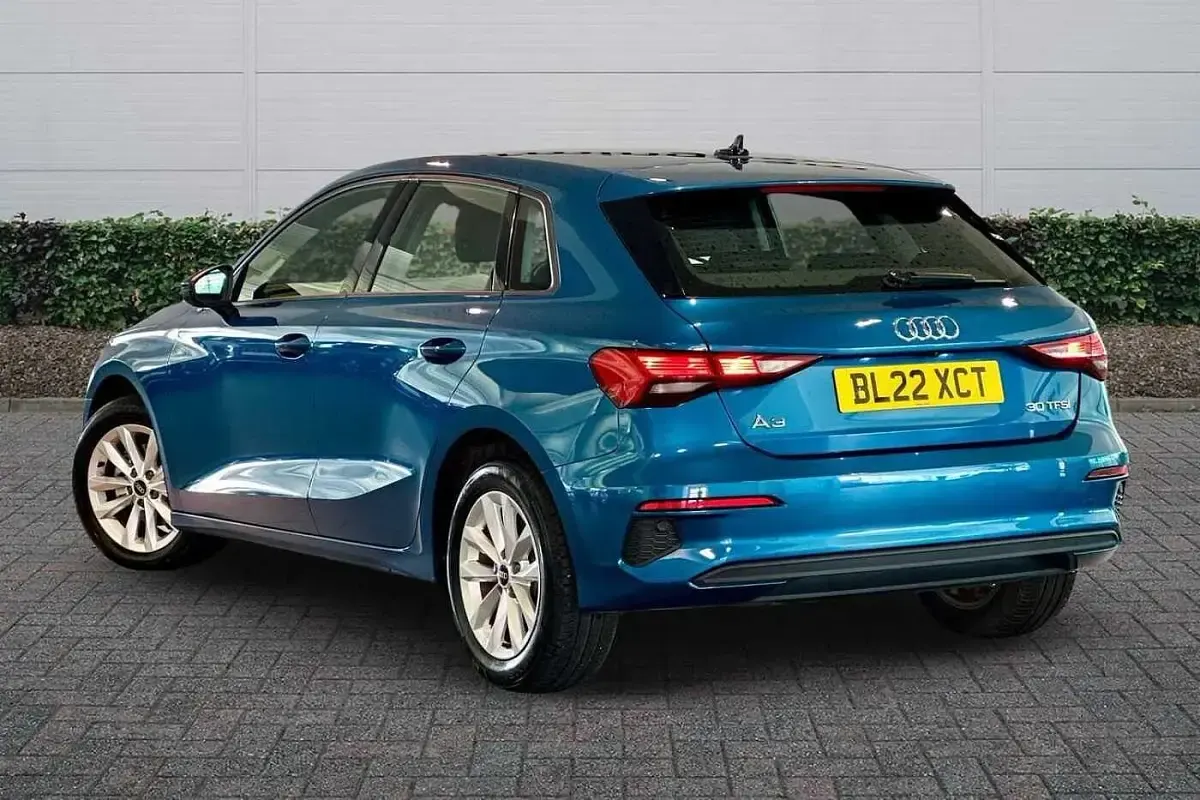 Used Audi A3 Comfort 110 HP (80 kW) 2022 Blue Sedan