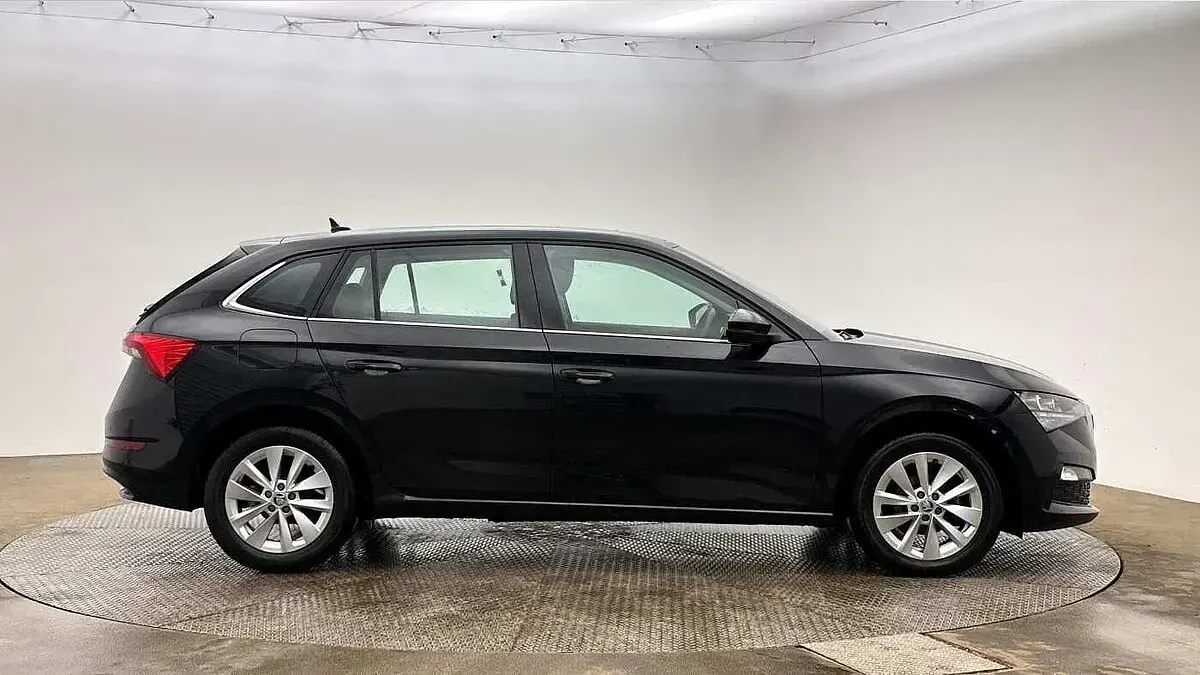 Used Skoda Scala SE Technology 70 HP (51 kW) 2023 Black magic pearl effect Hatchback