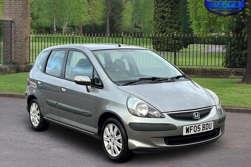 Silver Used 2005 Honda Jazz SE Hatchback | £1,999 (Fair price) - Image 1/1