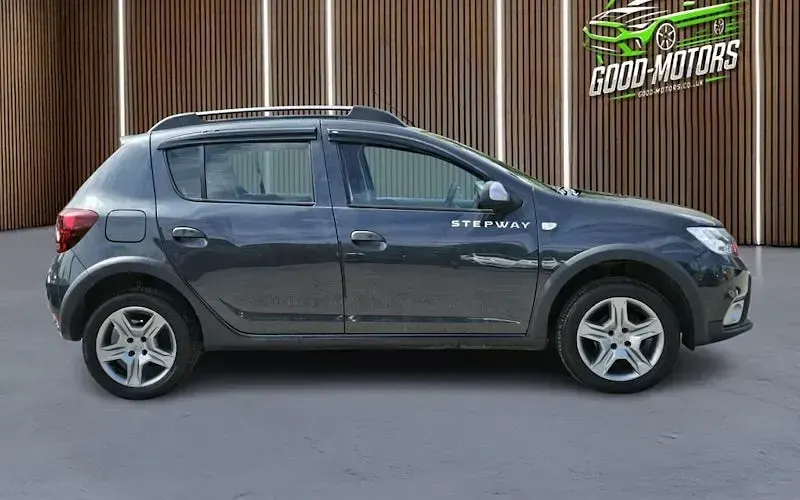 Used Dacia Sandero Comfort 90 HP (66 kW) 2019 Grey Hatchback