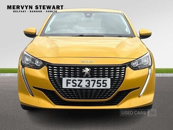 Used Peugeot 208 Allure 75 HP (55 kW) 2021 Yellow Hatchback