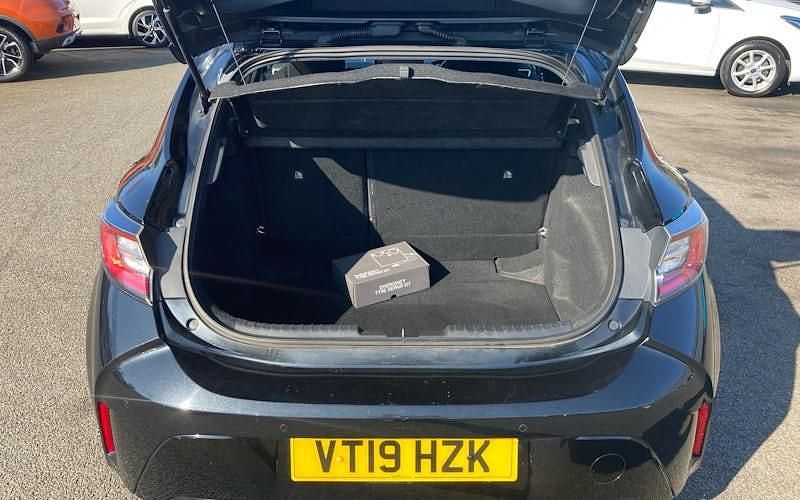 Used Toyota Corolla Design 122 HP (89 kW) 2022 Hatchback