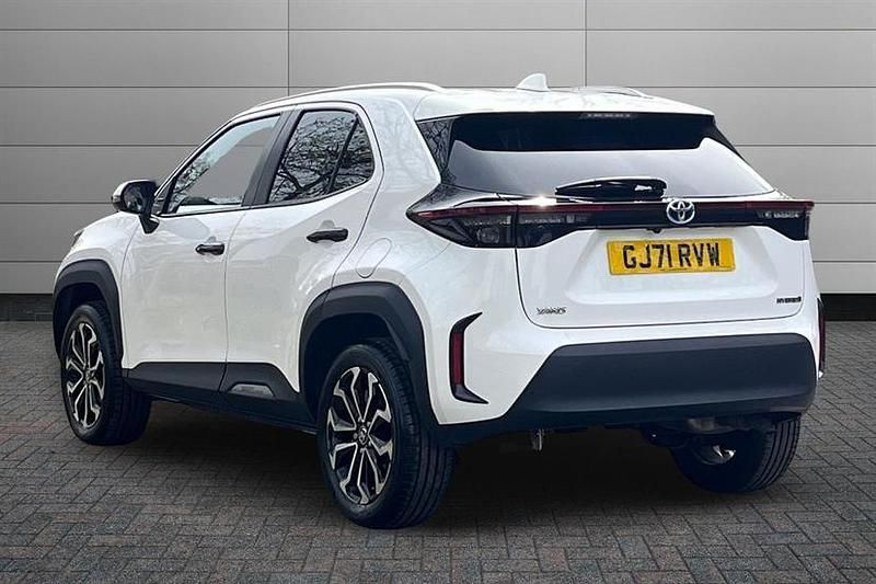 Used Toyota Yaris Cross Design 116 HP (85 kW) 2021 White SUV