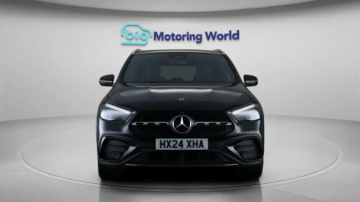 Begagnad Mercedes GLA200 Executive 163 HK (119 kW) 2024 Svart SUV