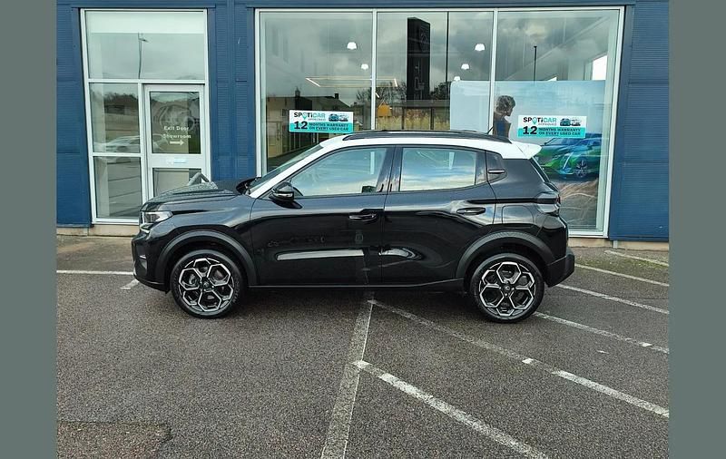 Begagnad Citroën C3 99 HK (72 kW) 2025 Svart Halvkombi