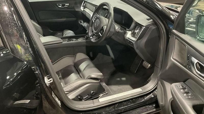 Used Volvo S60 R-Design 250 HP (183 kW) 2019 Black Sedan