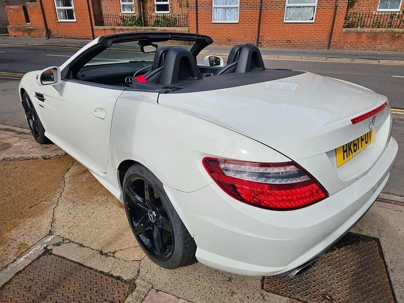 Used Mercedes SLK200 AMG 184 HP (135 kW) 2012 White Cabriolet