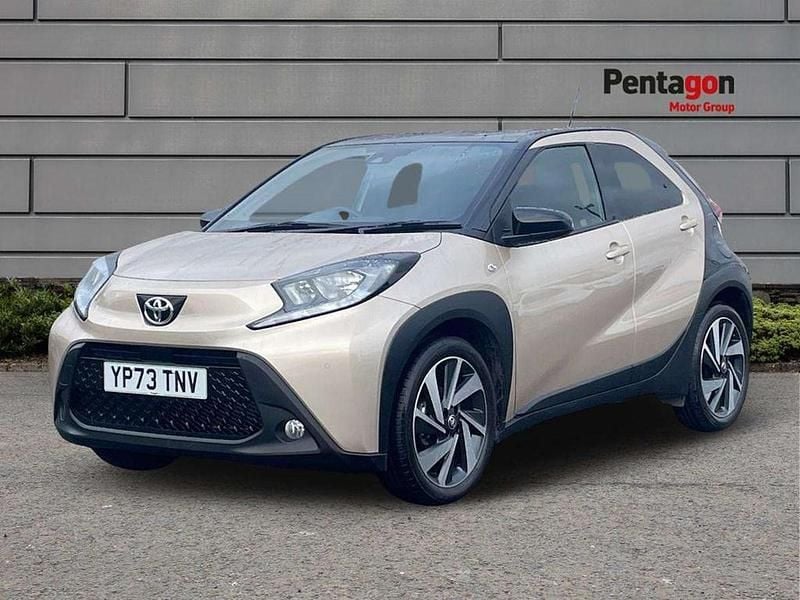Used Toyota Aygo X 72 HP (52 kW) 2024 Beige SUV