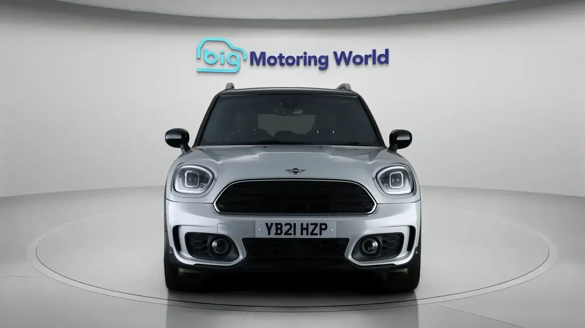 Usado Mini Cooper D Countryman Sport 148 CV (108 kW) 2021 Plateado SUV